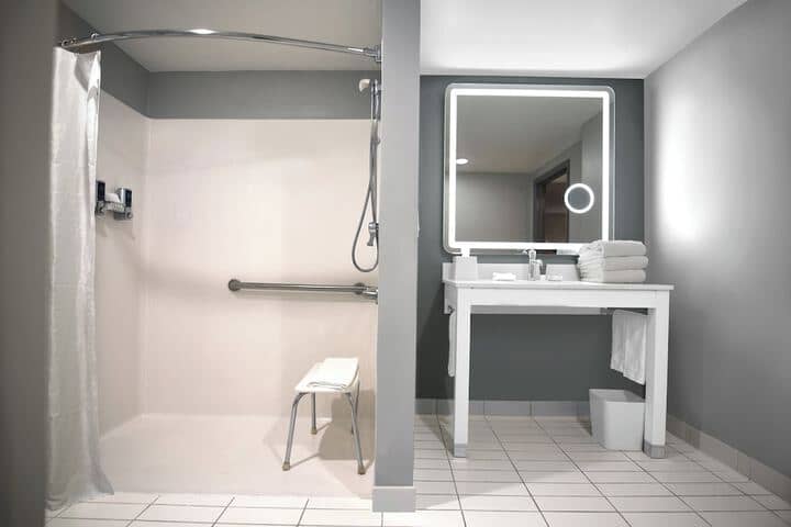 Room 14 of 35