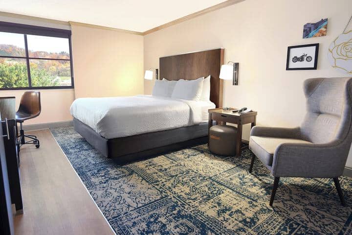 Room 8 of 35