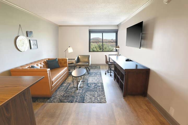 Room 11 of 35
