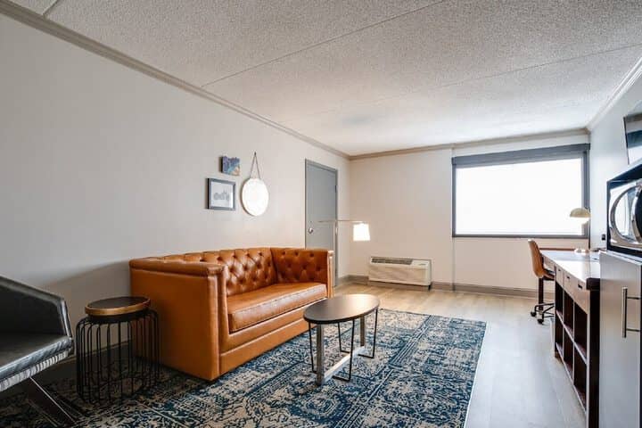 Room 5 of 35